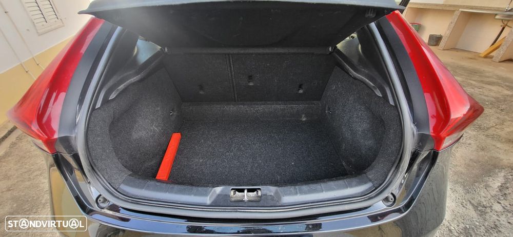 Volvo V40 2.0 D2 R-Design - 9