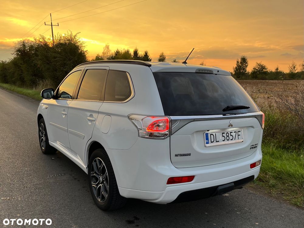 Mitsubishi Outlander PHEV Instyle NAVI - 4