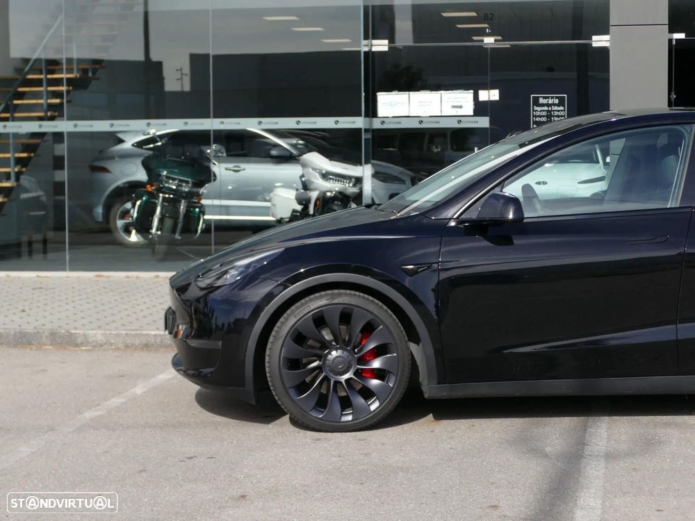 Tesla Model Y Performance Tração Integral - 16