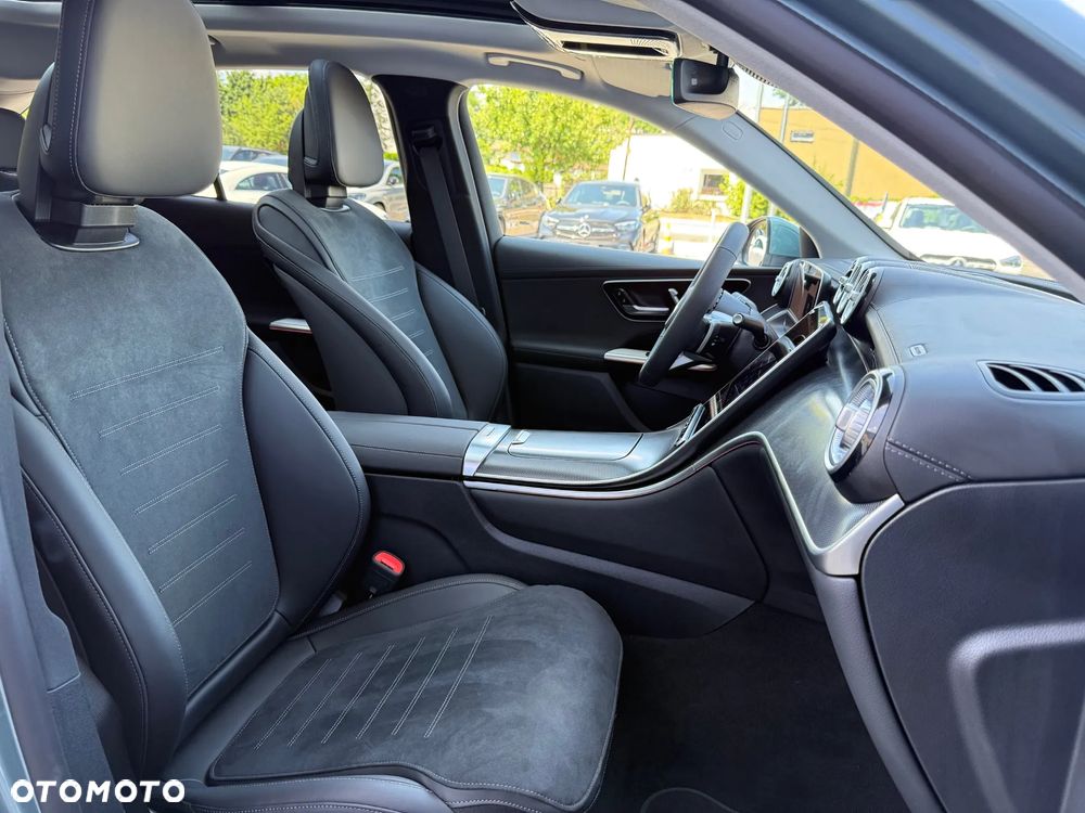 Mercedes-Benz GLC - 21