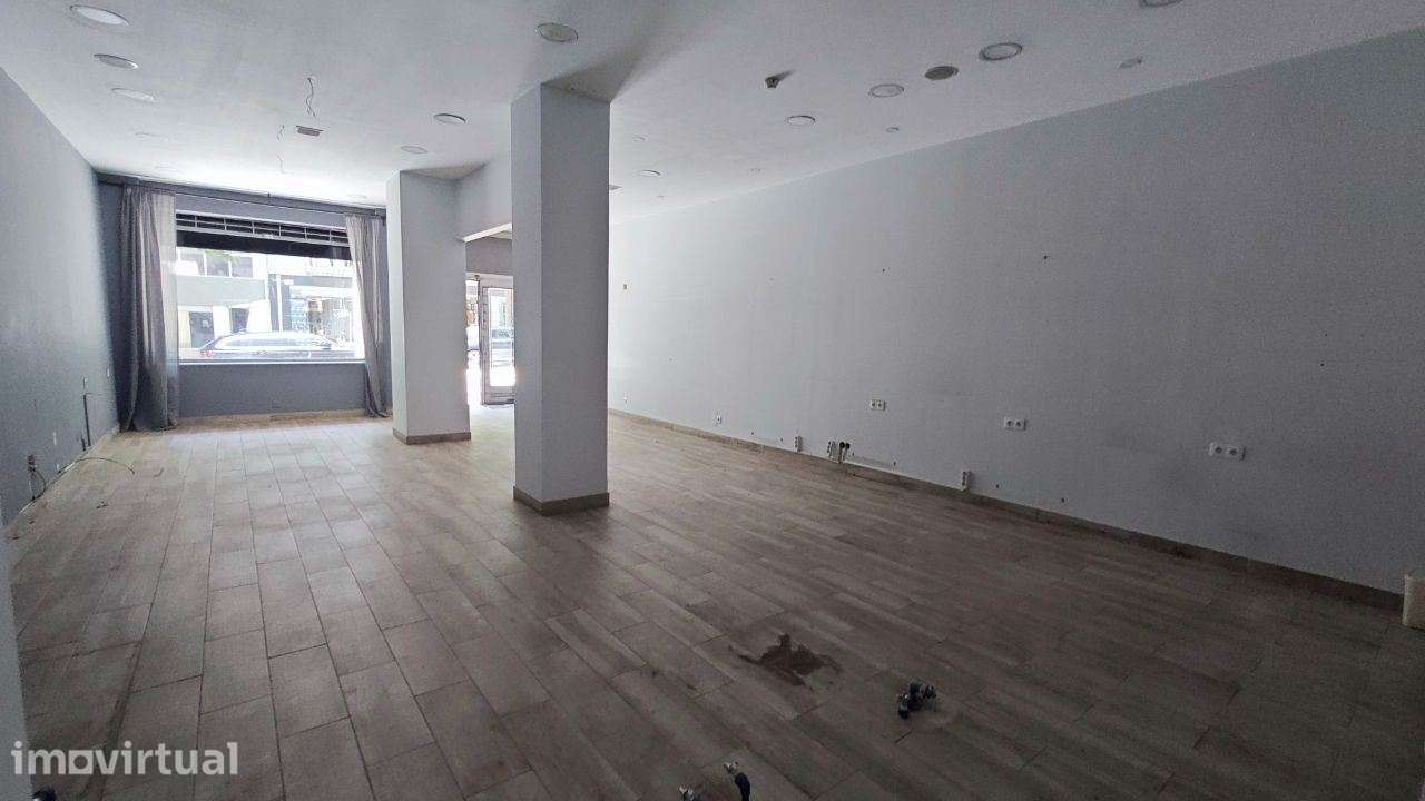 Loja / 92m2 / Rua Faria Guimarães / Porto - Grande imagem: 5/10
