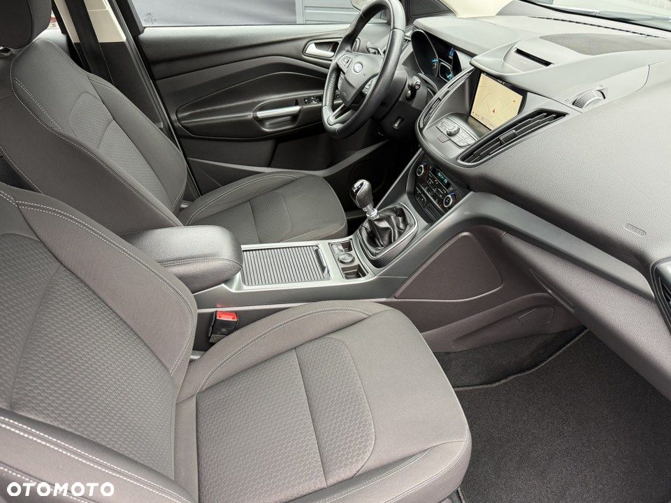 Ford Kuga 1.5 EcoBoost 2x4 Titanium - 27