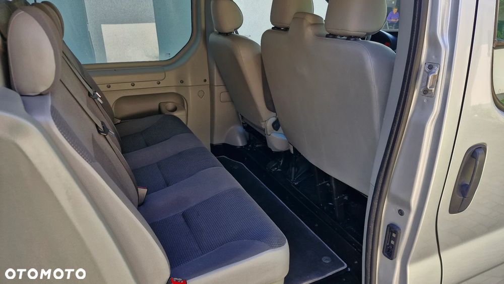 Opel Vivaro - 11