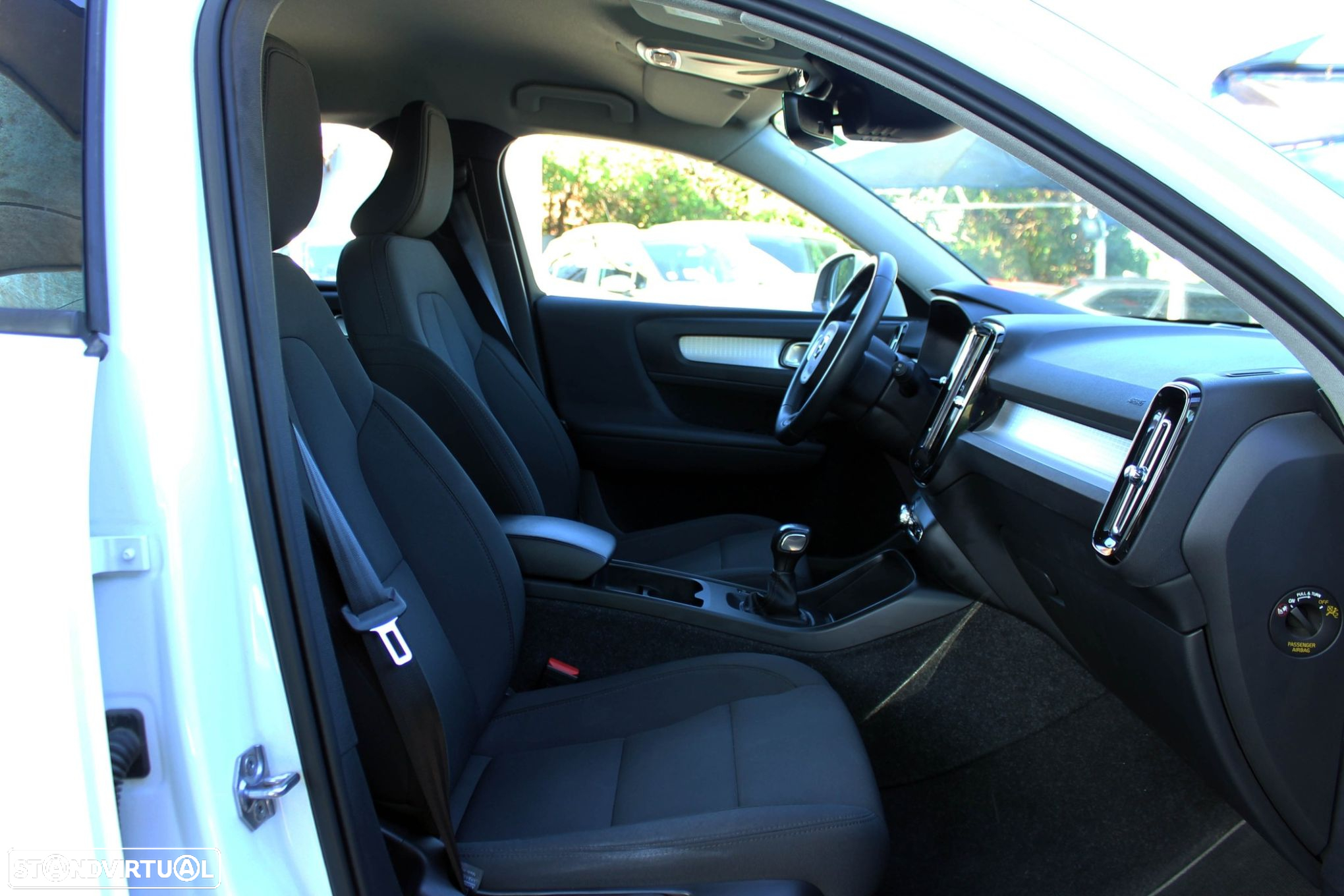Volvo XC 40 1.5 T2 Momentum Core - 44
