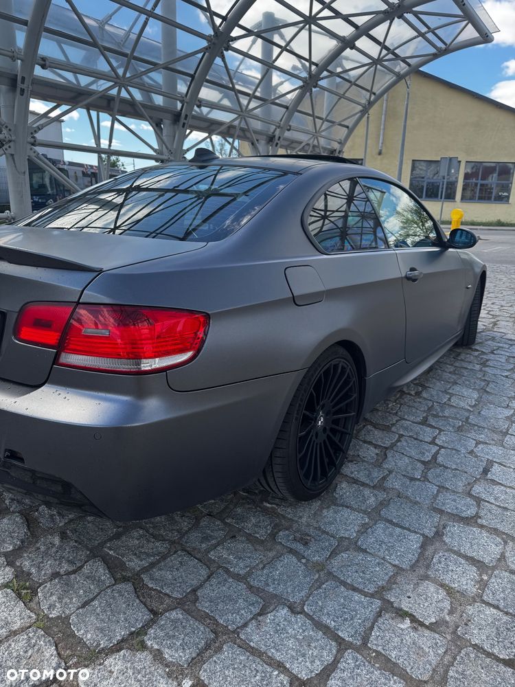 BMW Seria 3 325i - 4