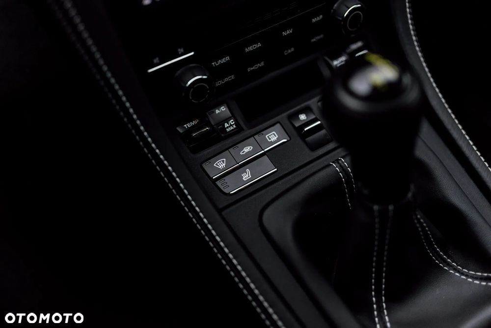 Porsche 718 Cayman - 34