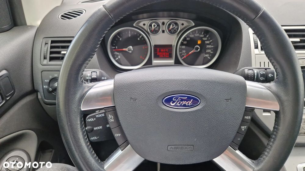 Ford Kuga 2.0 TDCi 2x4 Champions Edition - 12