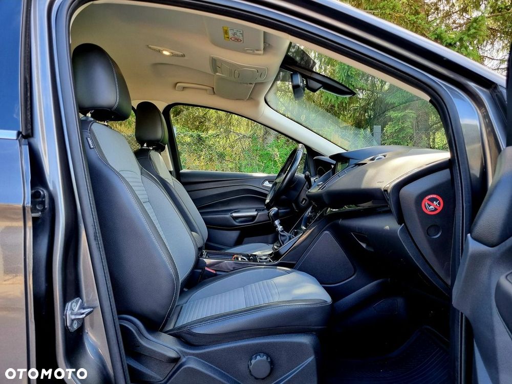 Ford Kuga 1.5 EcoBoost 2x4 Titanium - 11