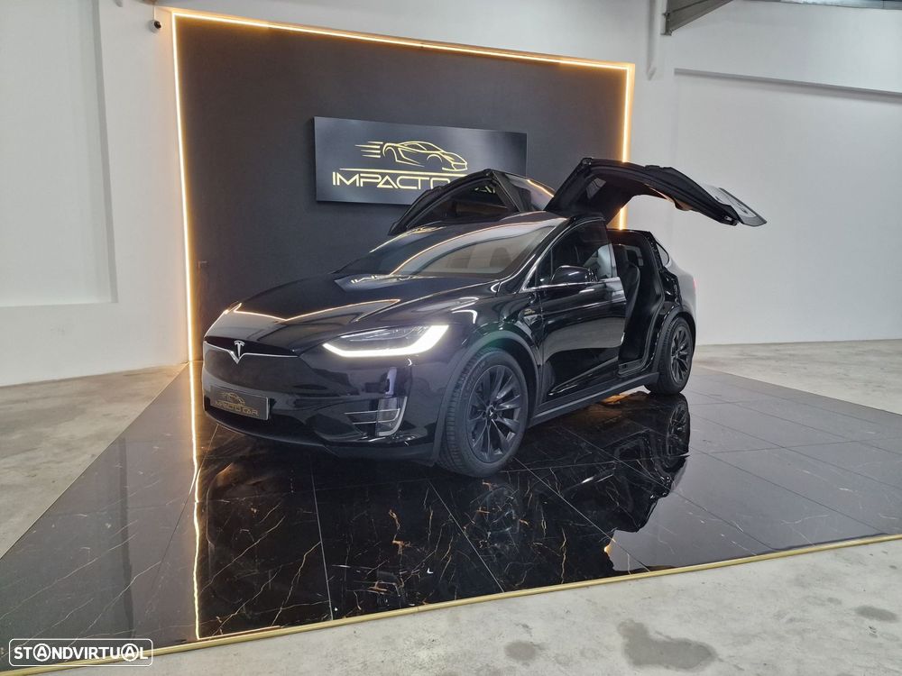 Tesla Model X 90D - 24