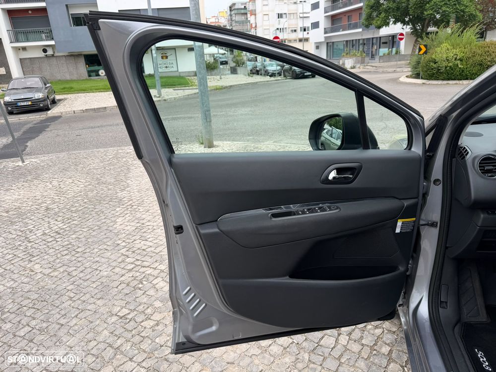 Peugeot 5008 - 26