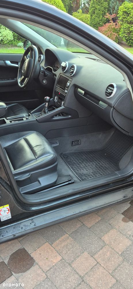 Audi A3 Sportback 1.6 TDI DPF Ambiente - 9