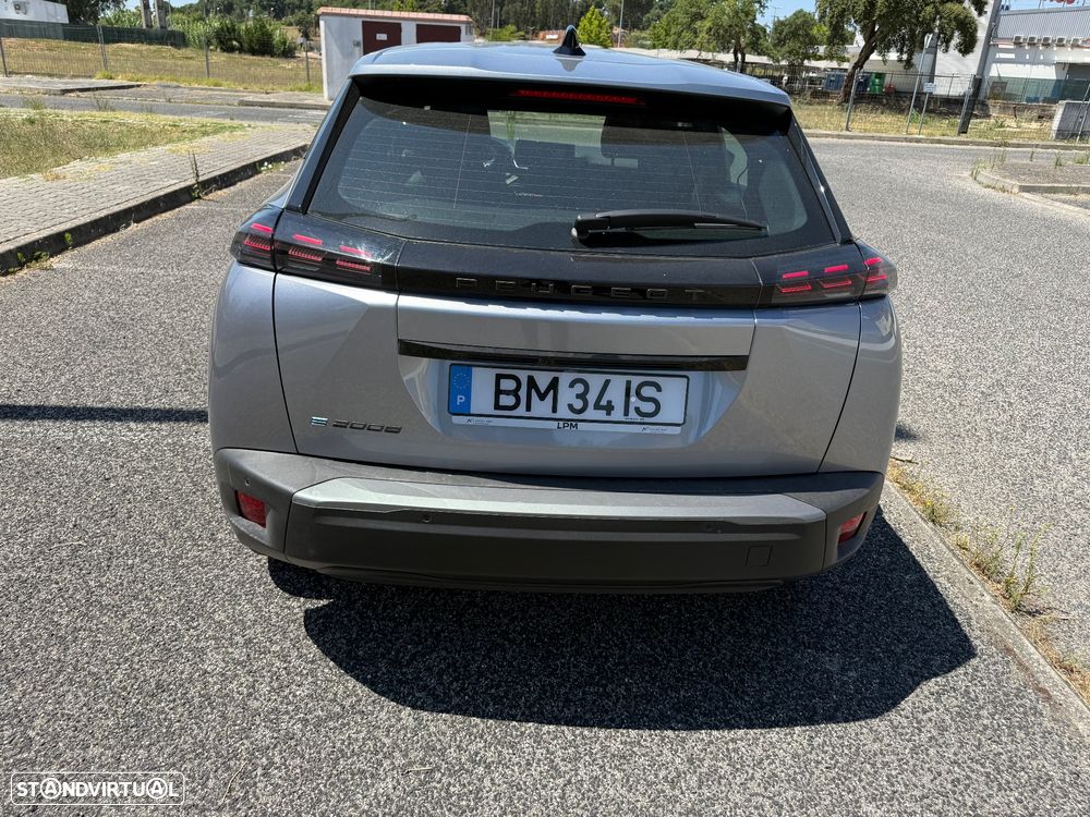 Peugeot e-2008 - 9