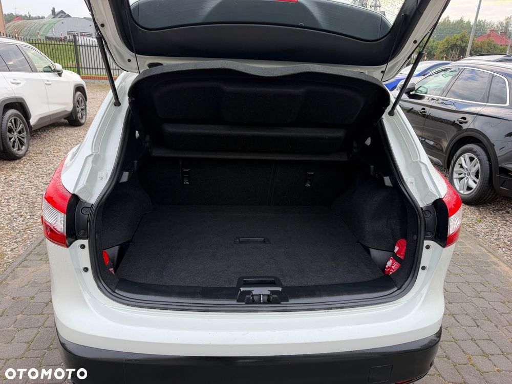 Nissan Qashqai 1.2 DIG-T N-Connecta EU6 - 18