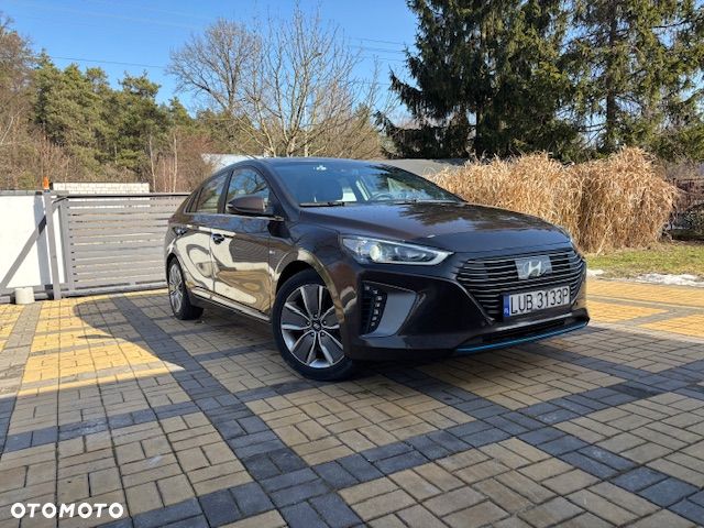 Hyundai IONIQ - 3