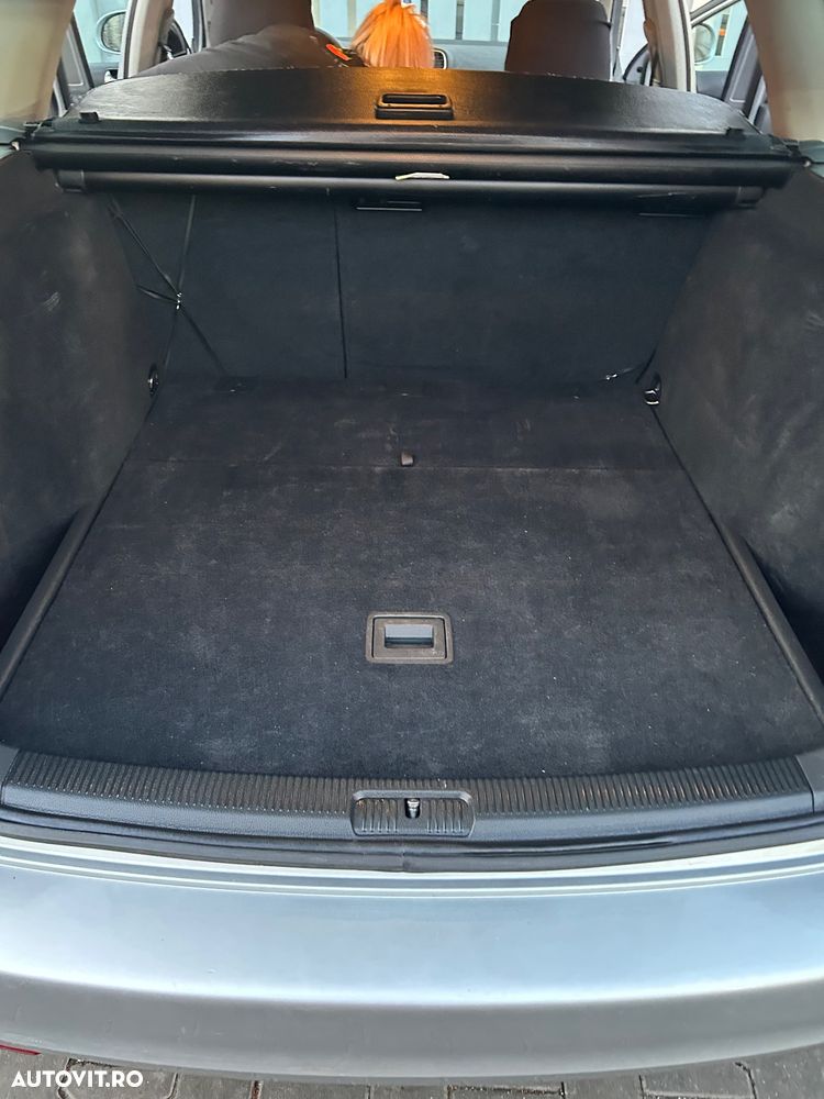 Volkswagen Golf 1.6 TDI DPF Comfortline - 19