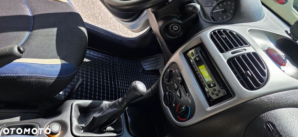Peugeot 206 - 11