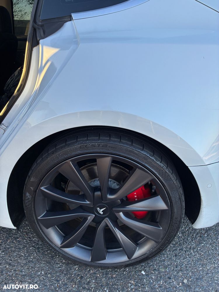 Tesla Model 3 - 11