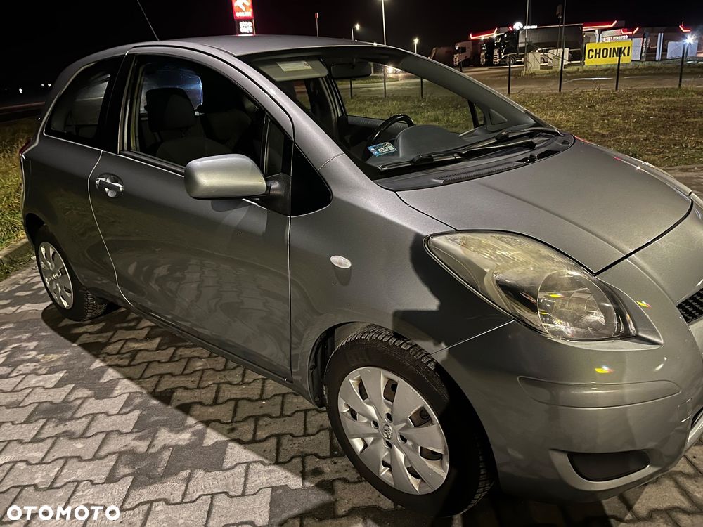Toyota Yaris - 4