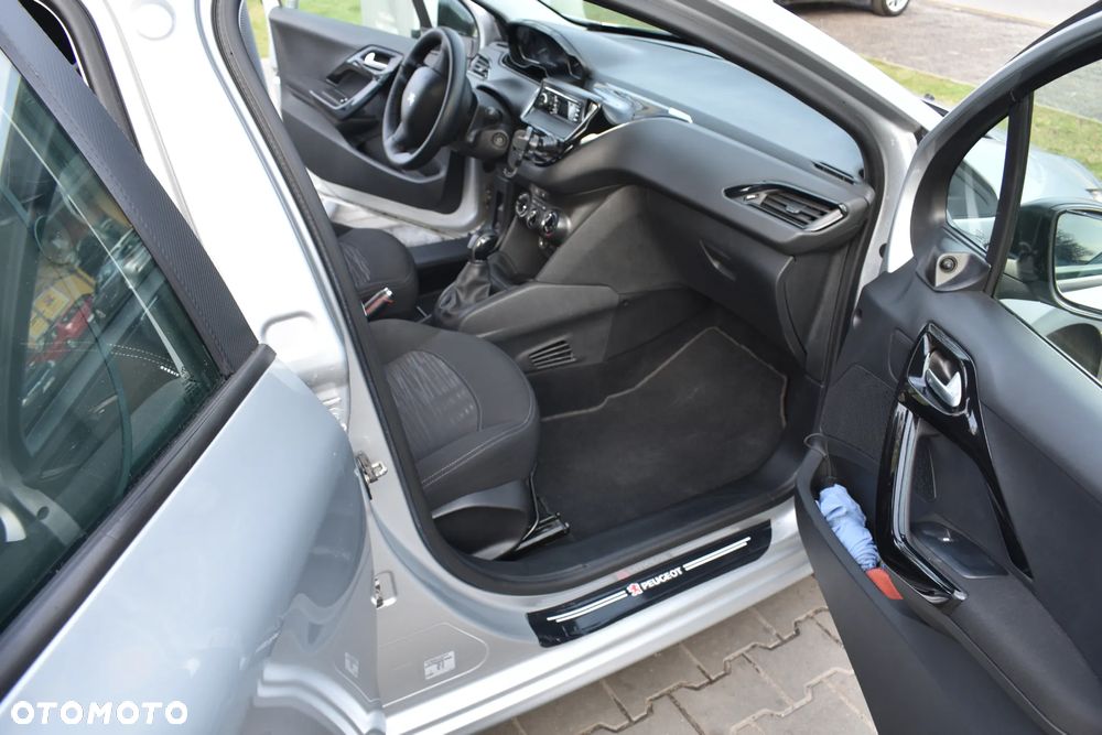 Peugeot 208 1.2 PureTech Active - 22