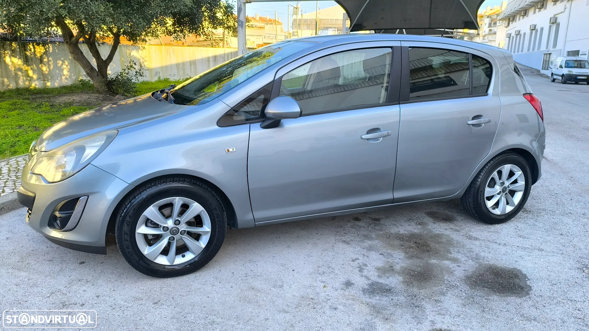Opel Corsa 1.2 Cosmo - 43