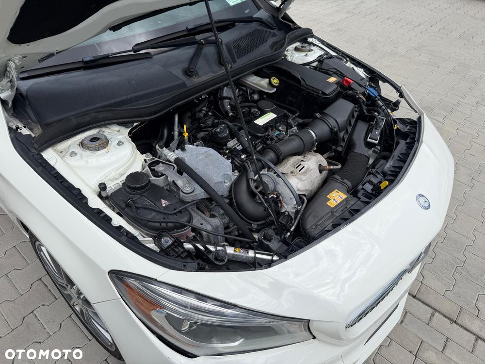 Mercedes-Benz CLA 250 7G-DCT AMG Line - 12