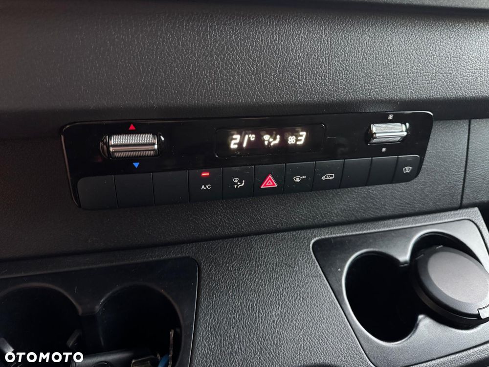 Mercedes-Benz Sprinter - 16