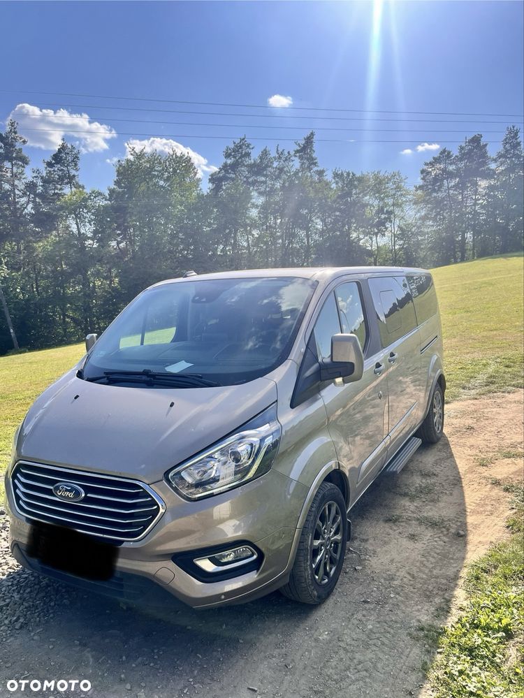Ford Tourneo Custom - 1