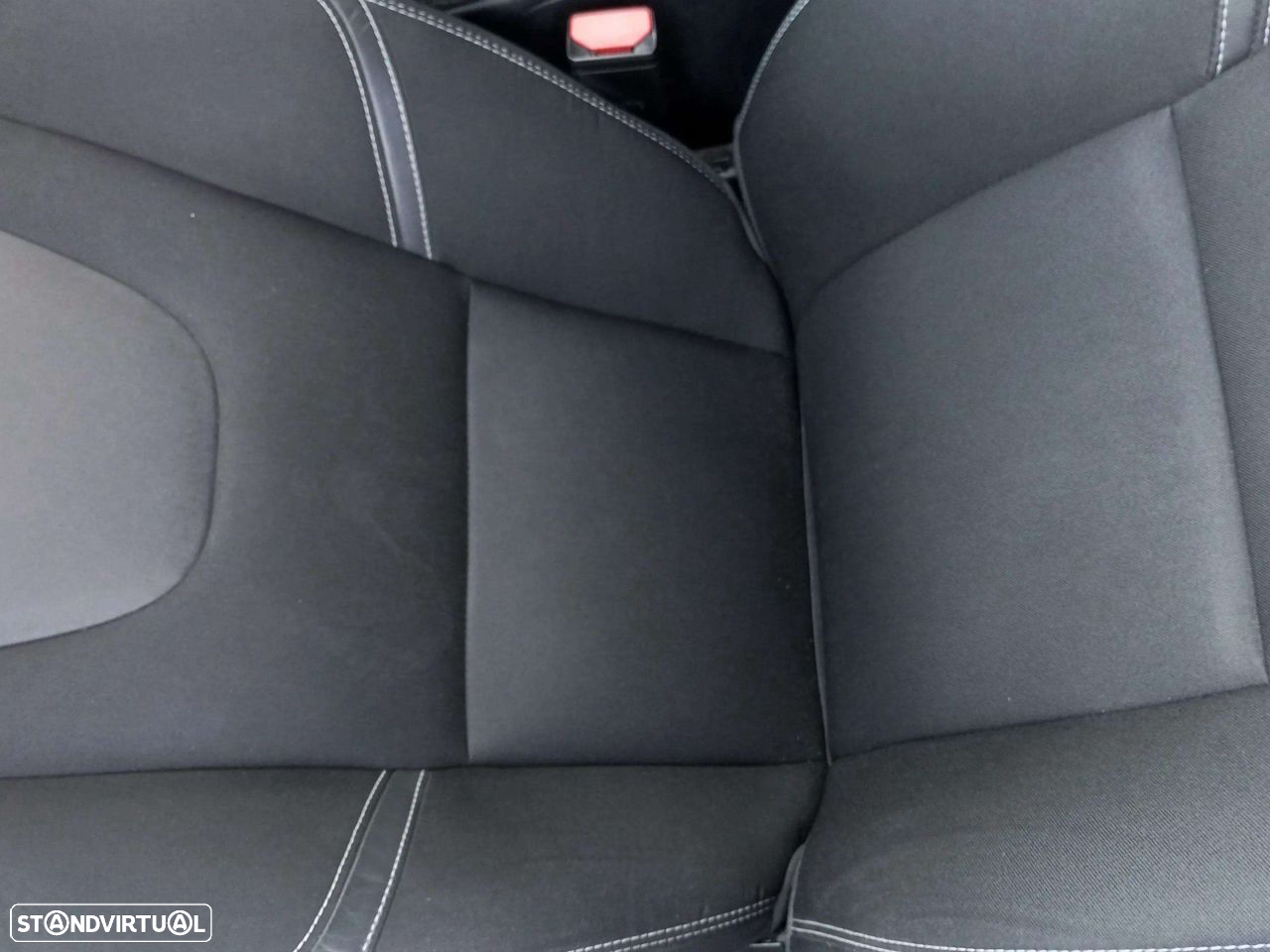 Volvo V40 2.0 D3 Momentum Geartronic - 8