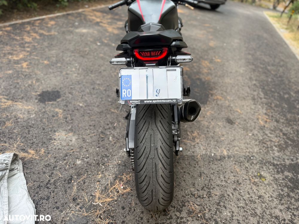 Honda CBR 650R - 7