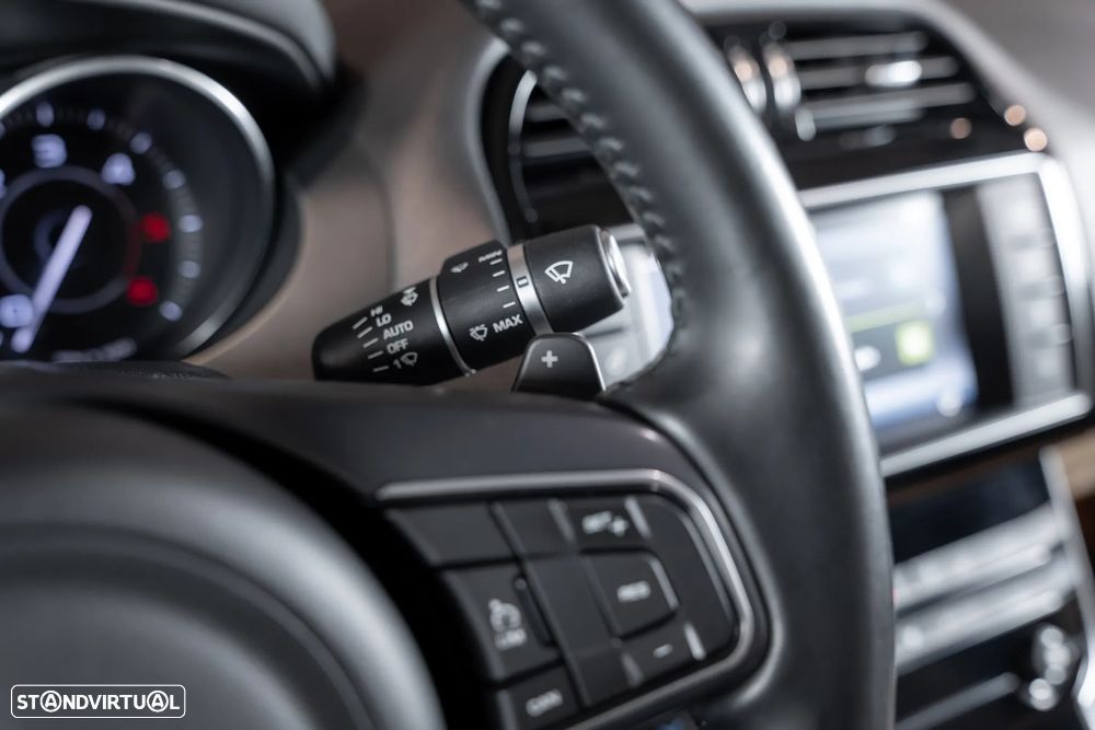 Jaguar XE 2.0 D Prestige Aut. - 15