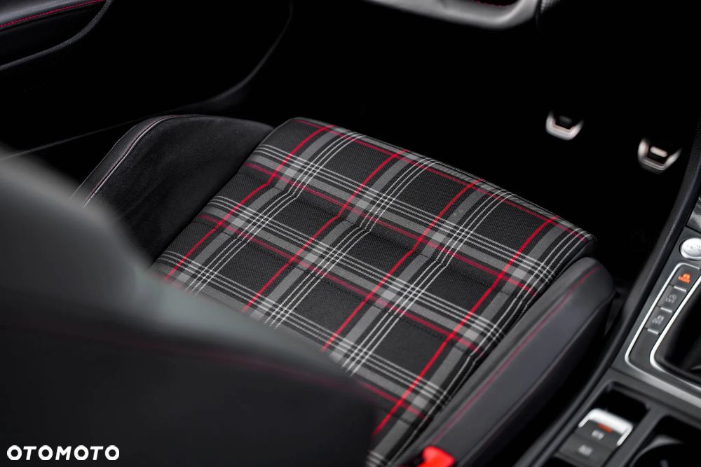 Volkswagen Golf 2.0 TSI BMT GTI Performance - 18