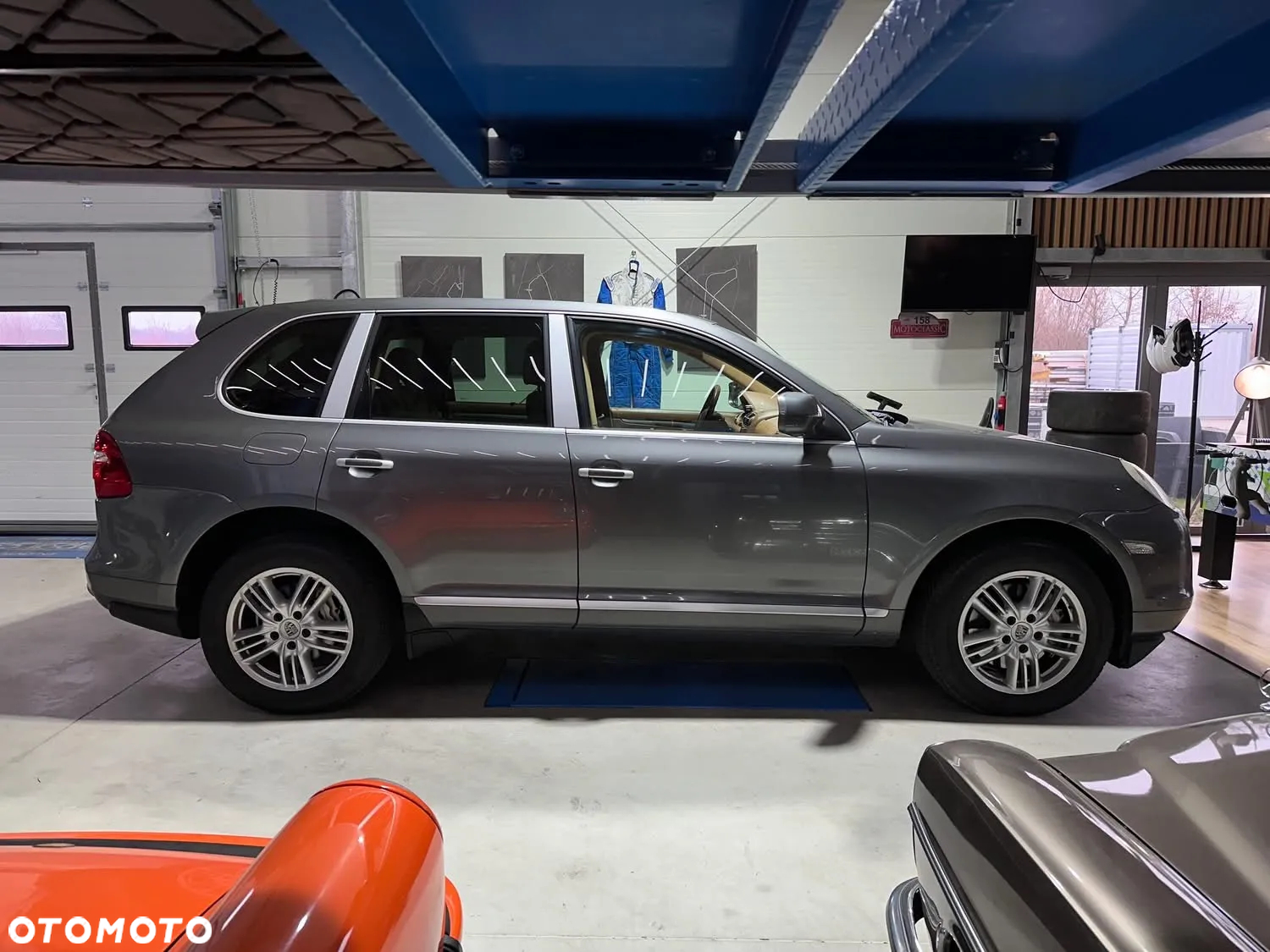 Porsche Cayenne - 4