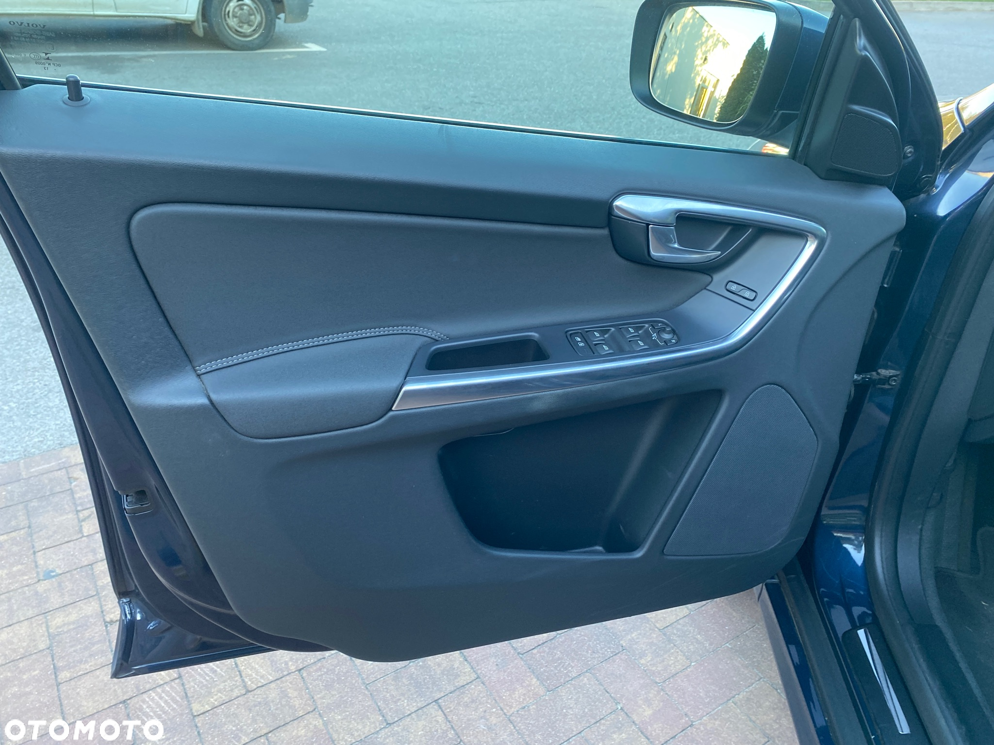 Volvo XC 60 D4 Geartronic Momentum - 18