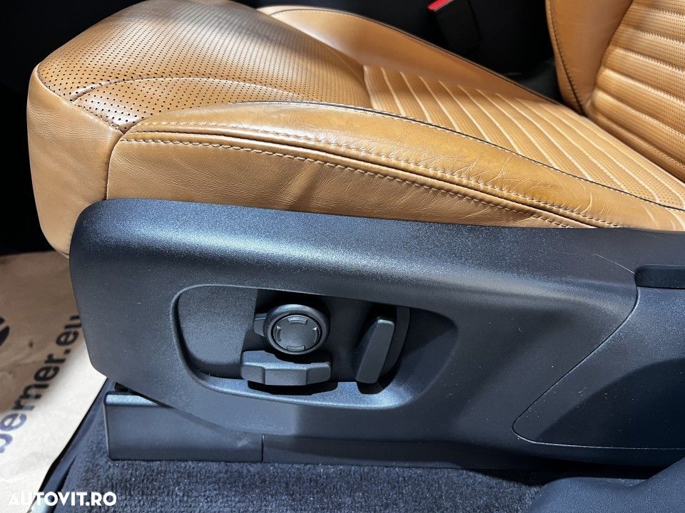 Land Rover Discovery - 30