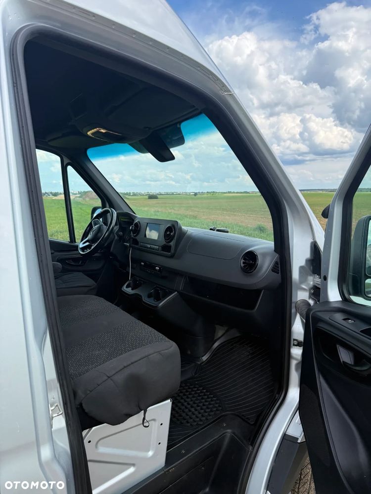 Mercedes-Benz Sprinter - 16