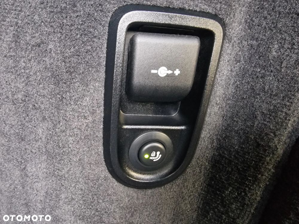 BMW Seria 5 520i M Sport Edition - 18