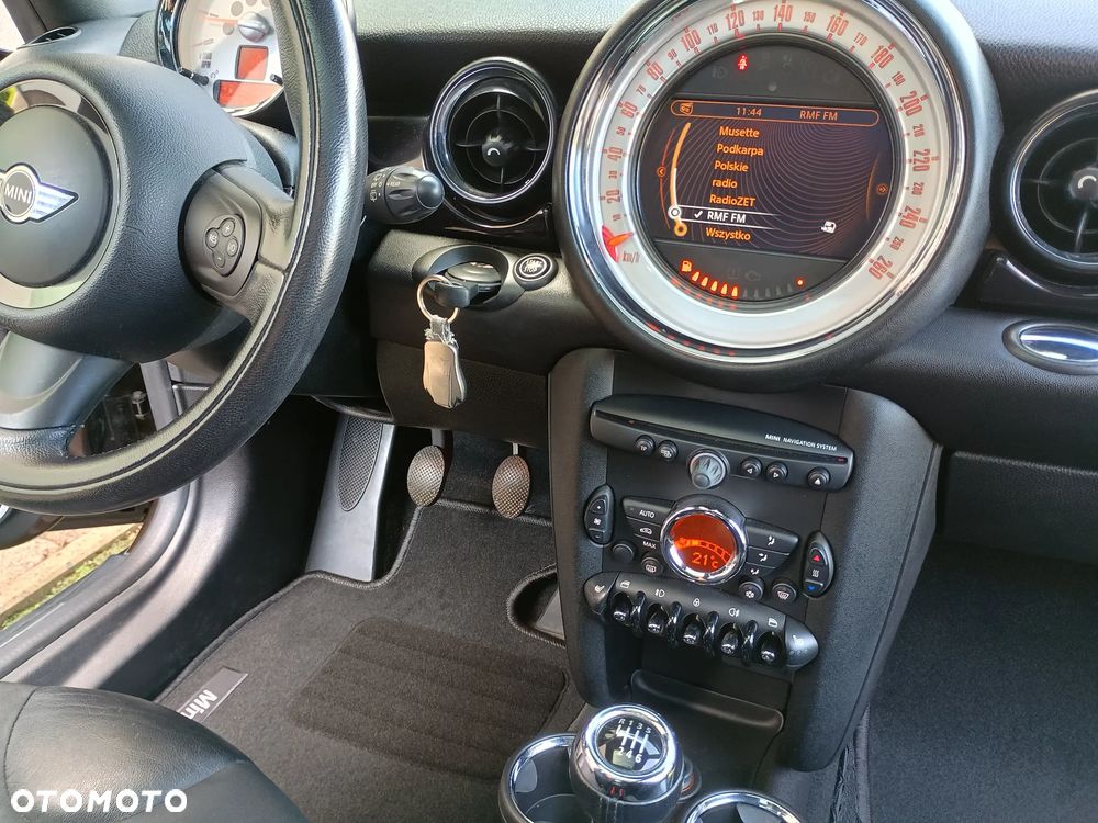 MINI Cooper Standard - 12