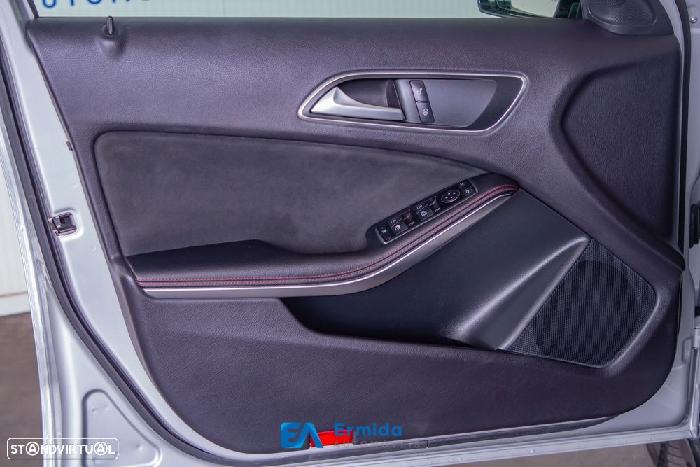 Mercedes-Benz GLA 220 d AMG Line - 33