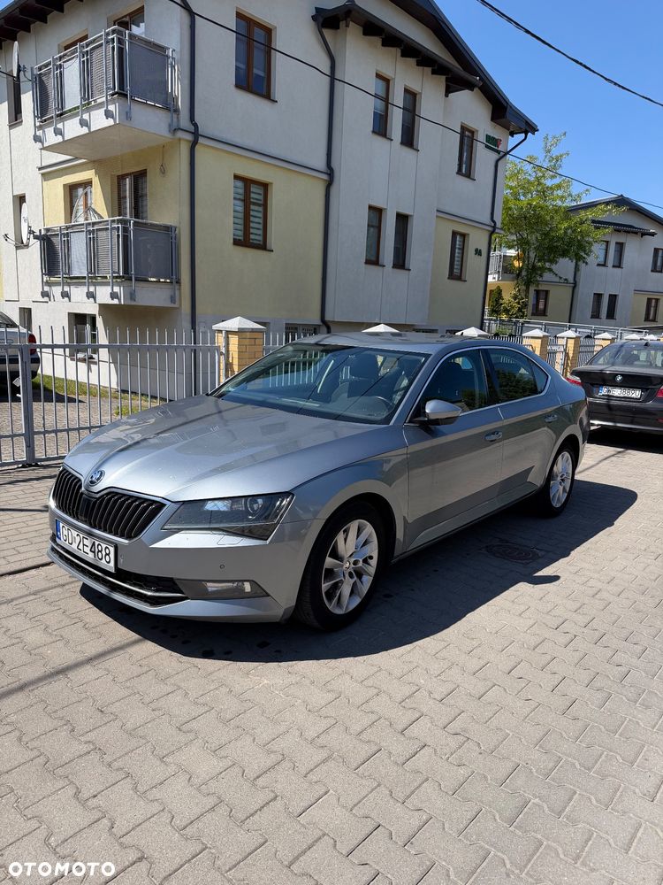 Skoda Superb 2.0 TDI Ambition - 1