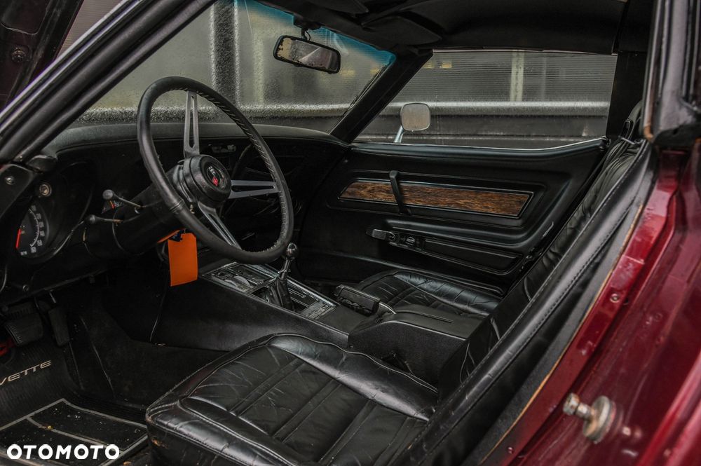 Chevrolet Corvette - 18