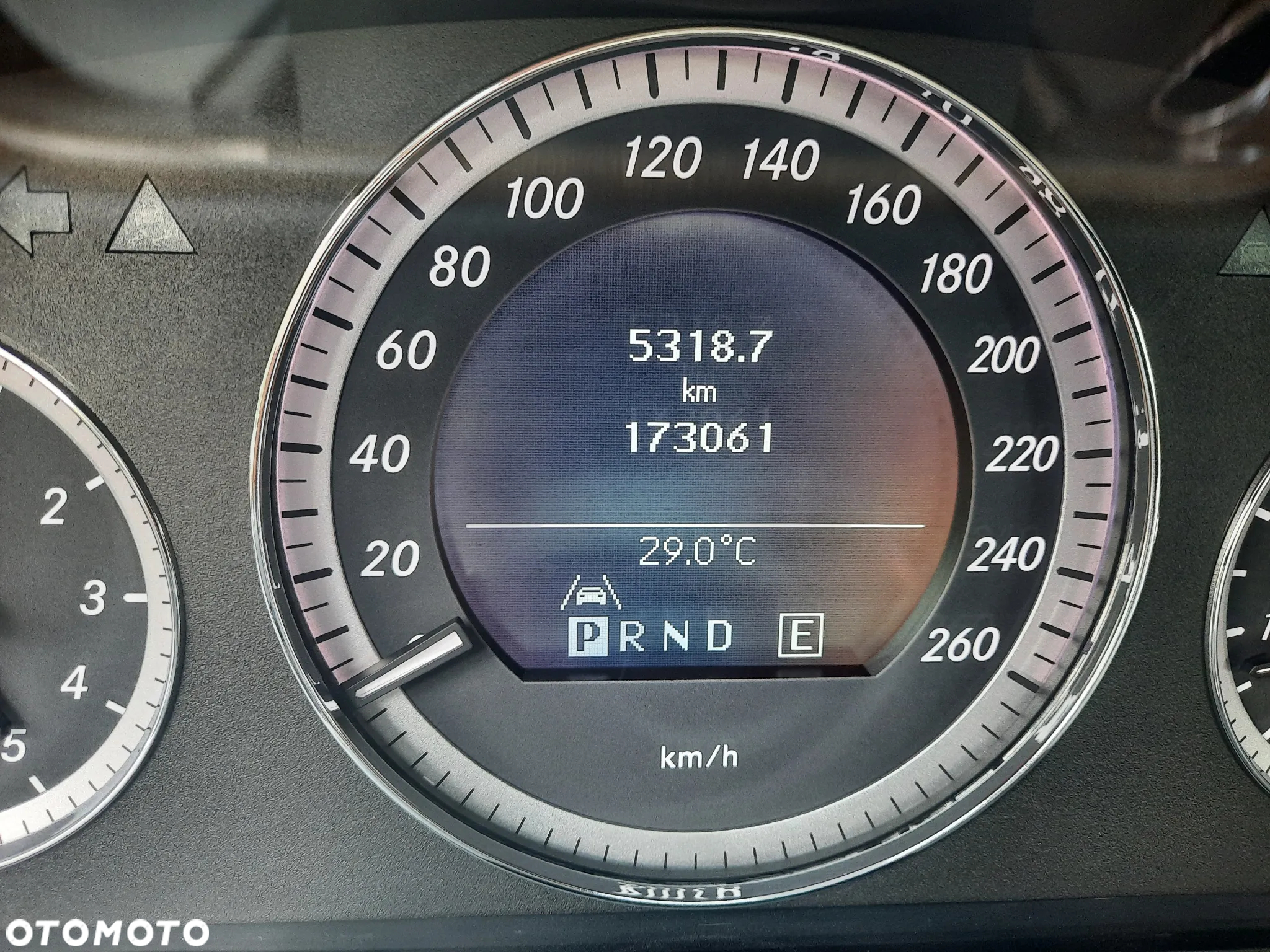 Mercedes-Benz Klasa E 250 T CGI BlueEFFICIENCY 7G-TRONIC - 19