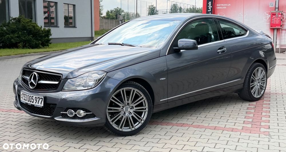 Mercedes-Benz Klasa C 250 CGI BlueEff - 9