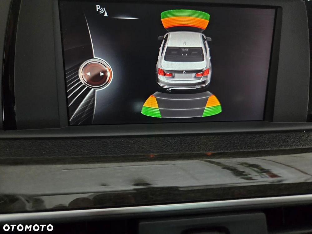 BMW Seria 3 318i - 18