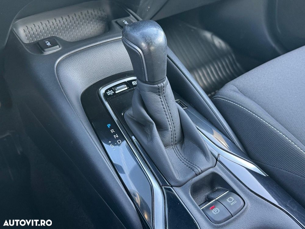 Toyota Corolla 2.0 HSD Dynamic interior Negru - 9