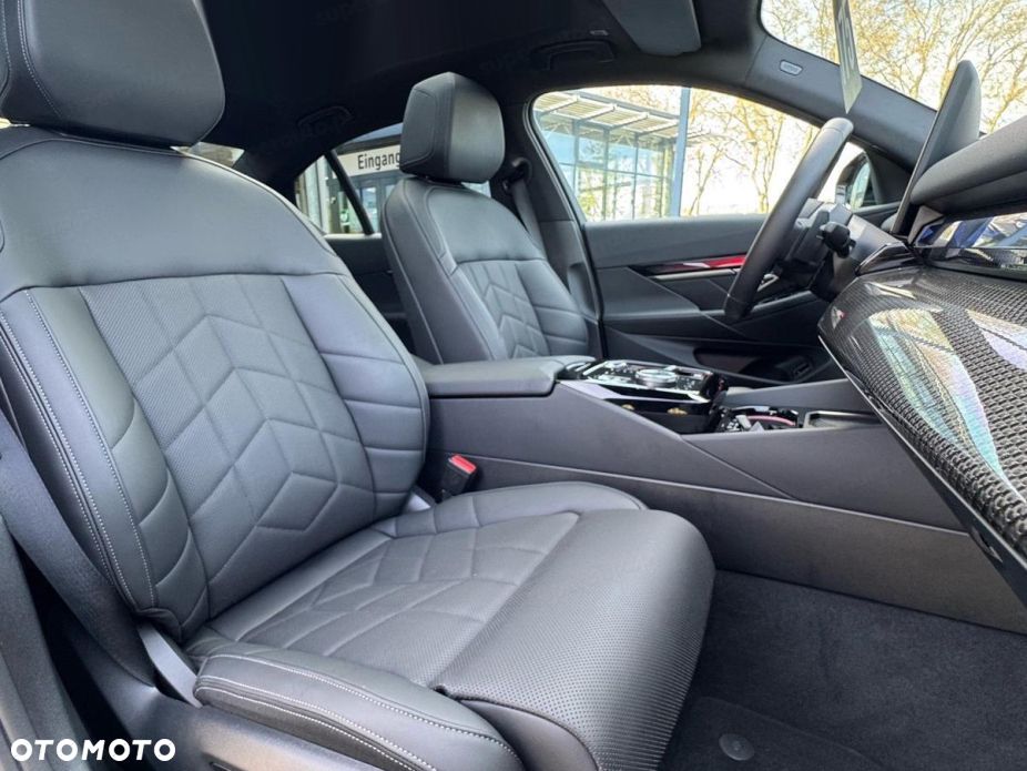 BMW Seria 5 520d xDrive mHEV M Sport - 15