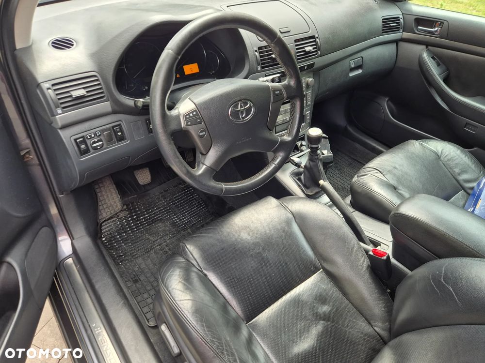 Toyota Avensis 2.2 D-CAT Sol plus NAVI - 26