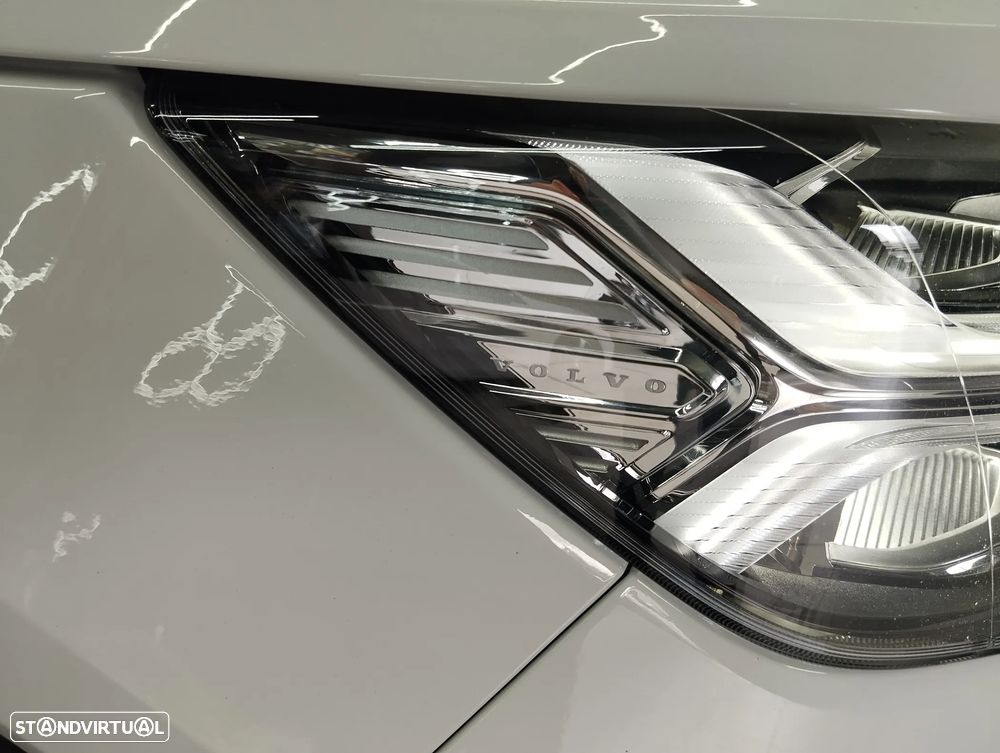 Volvo XC 40 2.0 D4 Momentum Plus AWD - 9