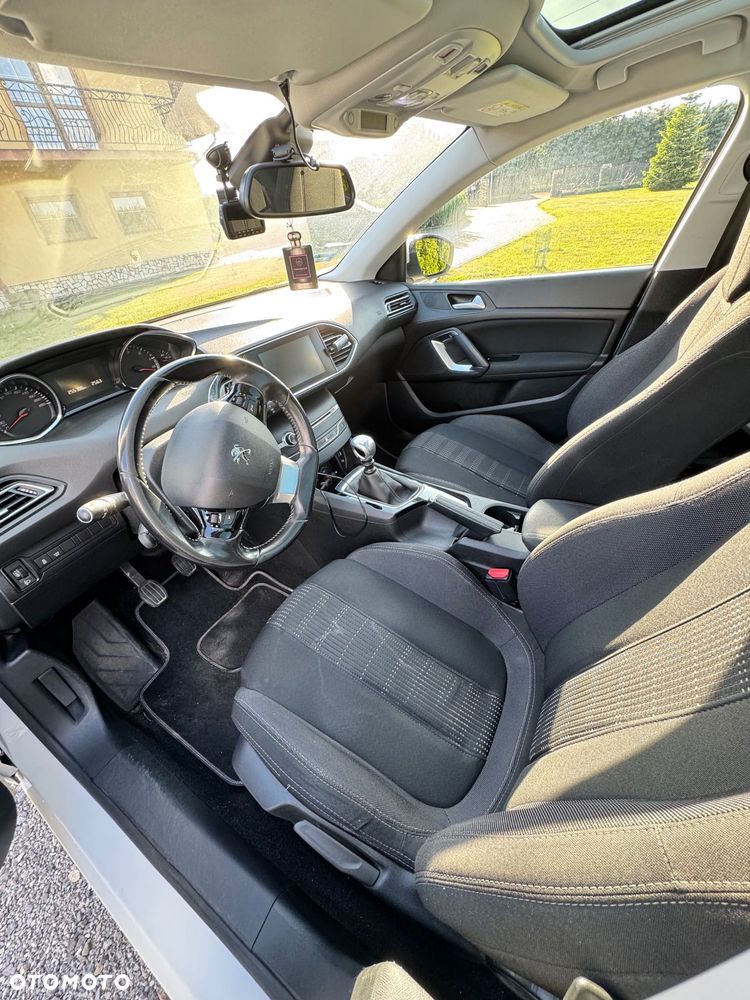 Peugeot 308 1.6 BlueHDi Allure S&S - 9