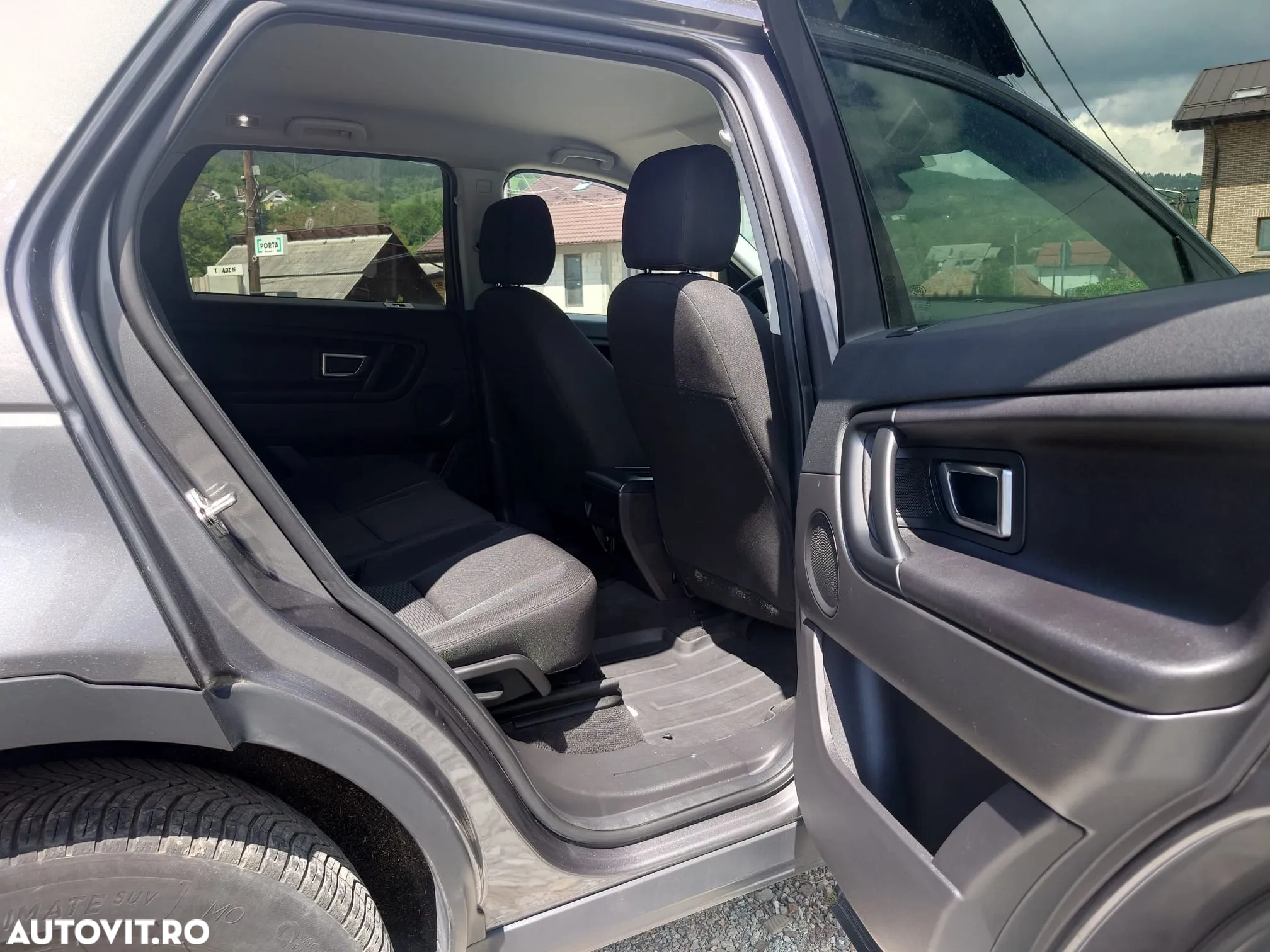 Land Rover Discovery Sport - 13
