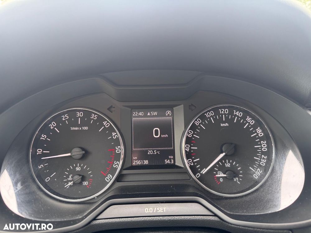Skoda Octavia 1.6 TDI DSG Style - 28